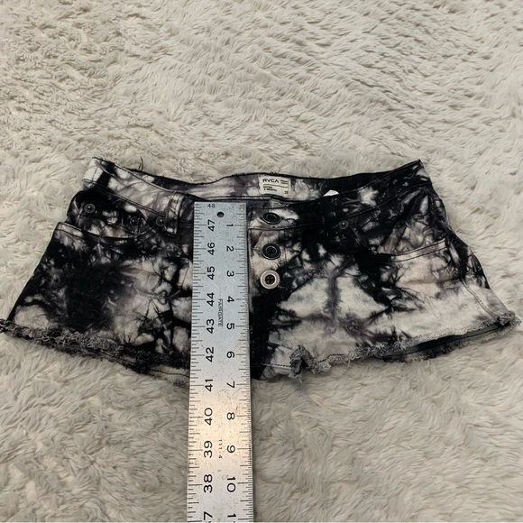 RVCA Tie-Dyed Short Shorts - Picture 3 of 6